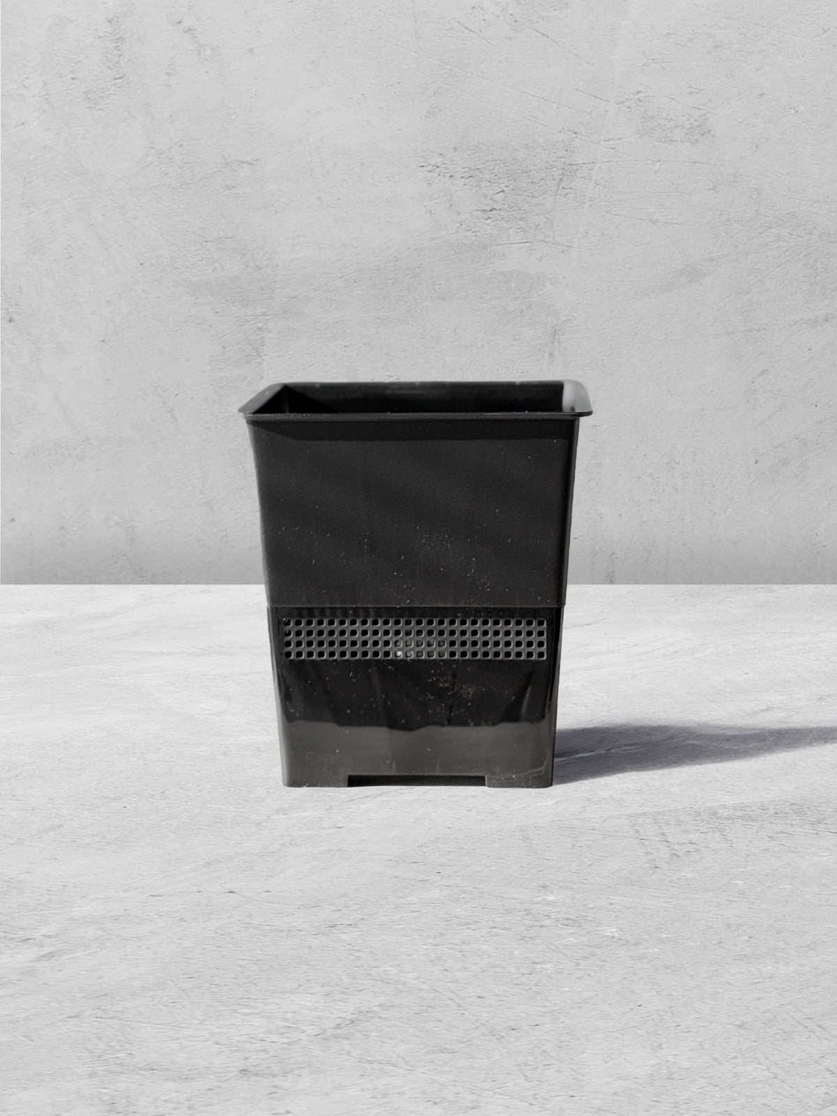 Vesseld Drain Smart M16 Perforated Planter