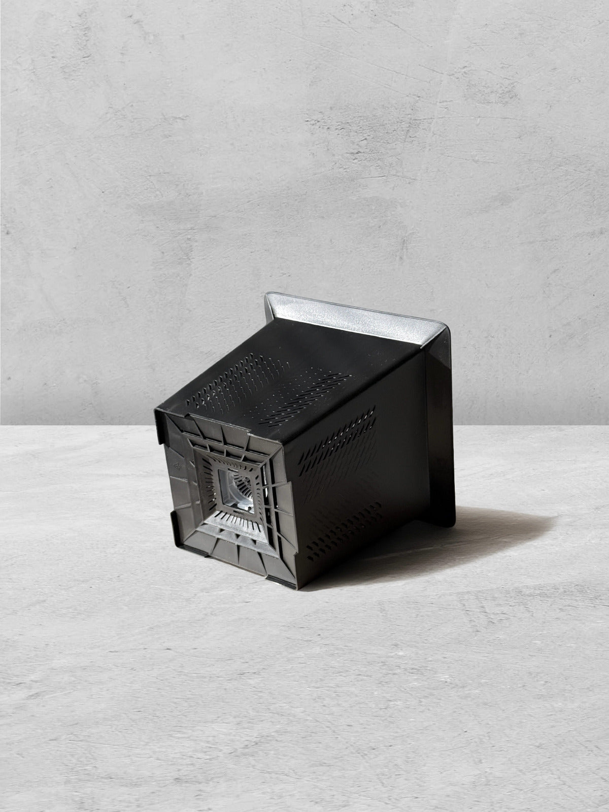 Vesseld Drain Smart Black square planter
